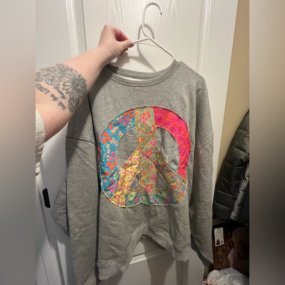 Natural Life Peace Sign Applique Sweatshirt